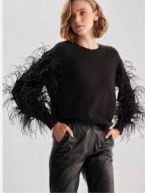 ELLIATT Black Feather Sleeve Knit Sweater Large